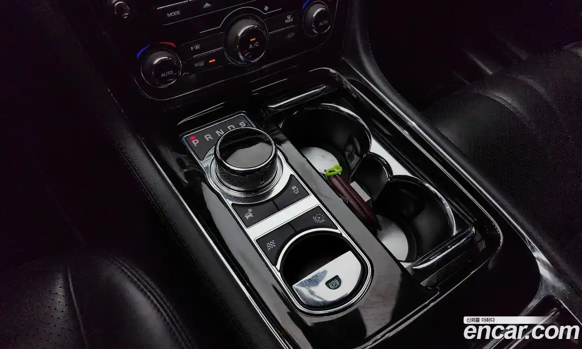 Jaguar XJ 2015 3.0 гидро в Москве № 256071, фото 9