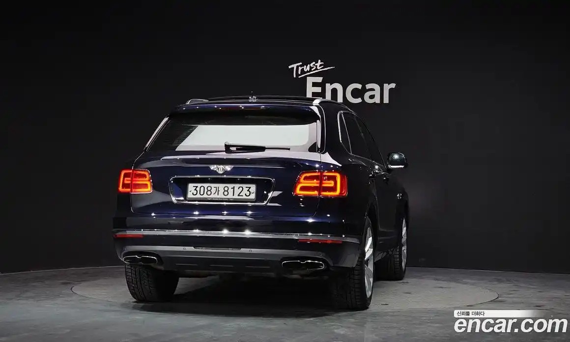 Bentley Bentayga 2020 4.0 гидро в Москве № 256669, фото 4