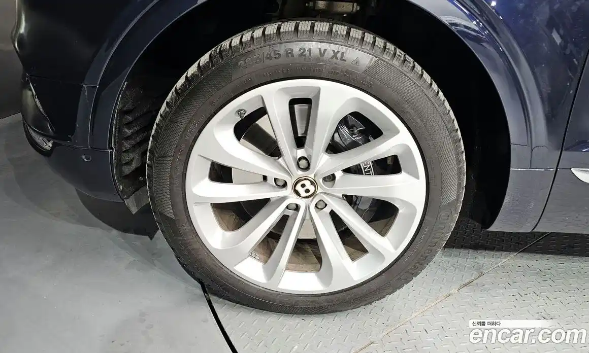 Bentley Bentayga 2020 4.0 гидро в Москве № 256669, фото 5