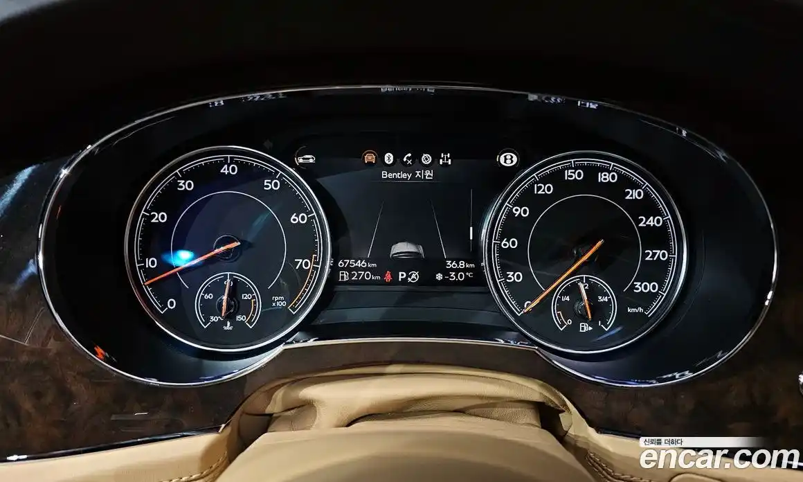 Bentley Bentayga 2020 4.0 гидро в Москве № 256669, фото 8