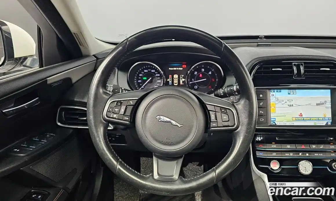 Jaguar XE 2016 2.0 гидро в Москве № 283792, фото 15