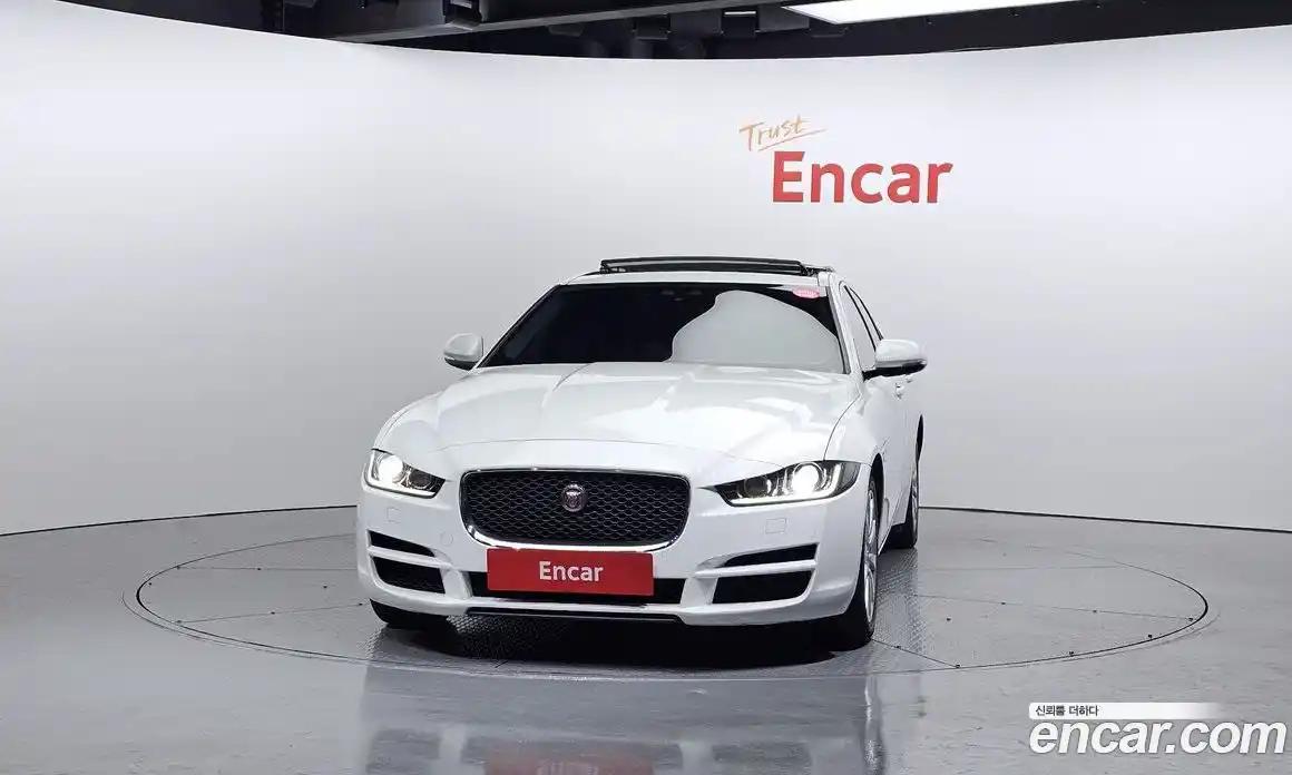 Jaguar XE 2016 2.0 гидро в Москве № 283792, фото 3
