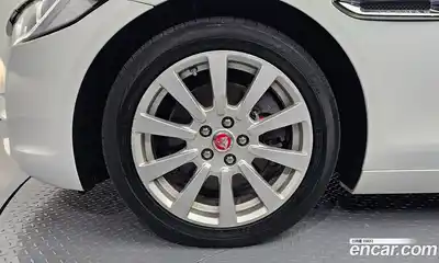 Jaguar XE 2016 2.0 гидро в Москве № 283792, миниатюра 5