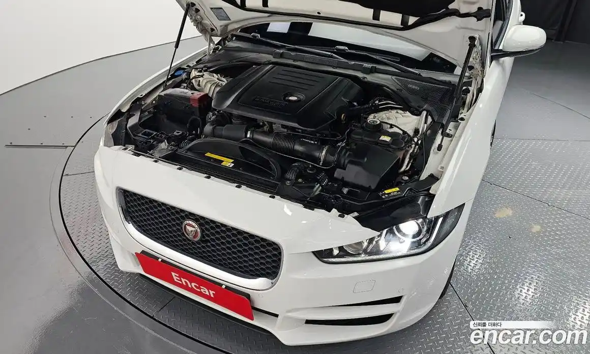 Jaguar XE 2016 2.0 гидро в Москве № 283792, фото 6