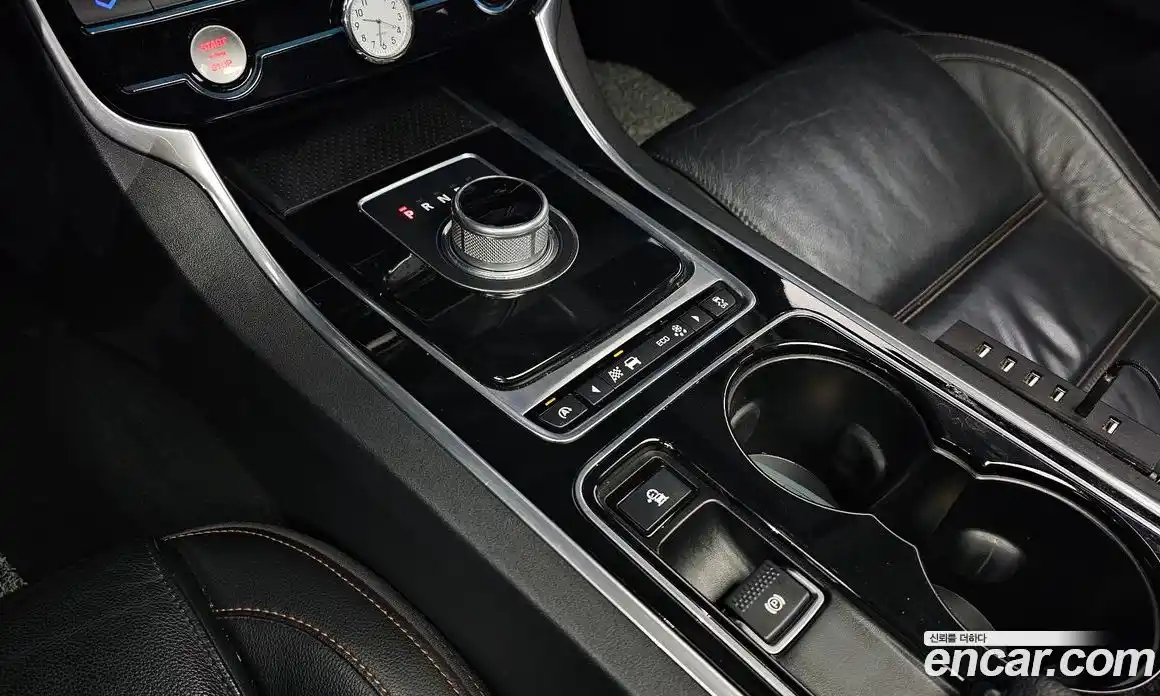 Jaguar XE 2016 2.0 гидро в Москве № 283792, фото 9