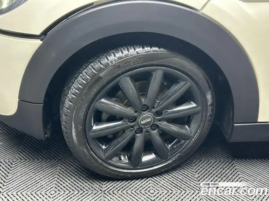 Mini Cooper 2018 2.0 гидро в Москве № 300182, фото 17