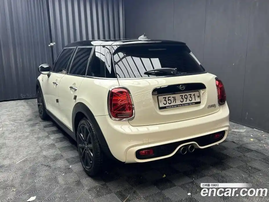 Mini Cooper 2018 2.0 гидро в Москве № 300182, фото 4