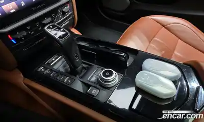 Maserati Quattroporte 2023 3.0 гидро в Москве № 304550, миниатюра 9