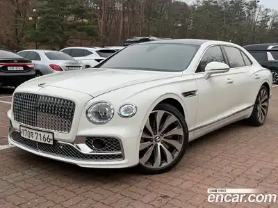 Bentley Flying Spur, 2022