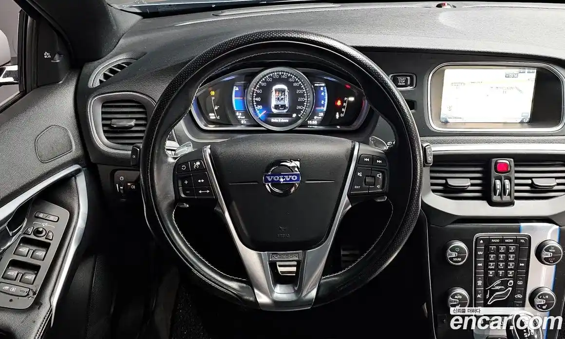 Volvo V40 2015 2.0 гидро в Москве № 312503, фото 14