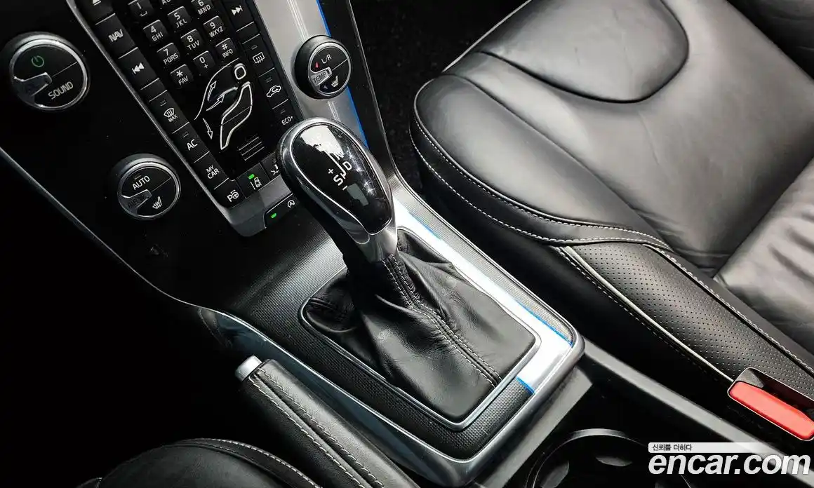 Volvo V40 2015 2.0 гидро в Москве № 312503, фото 9
