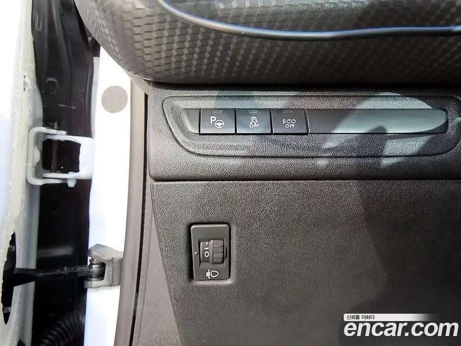 Peugeot 2008 2015 1.6 гидро в Москве № 322033, фото 12