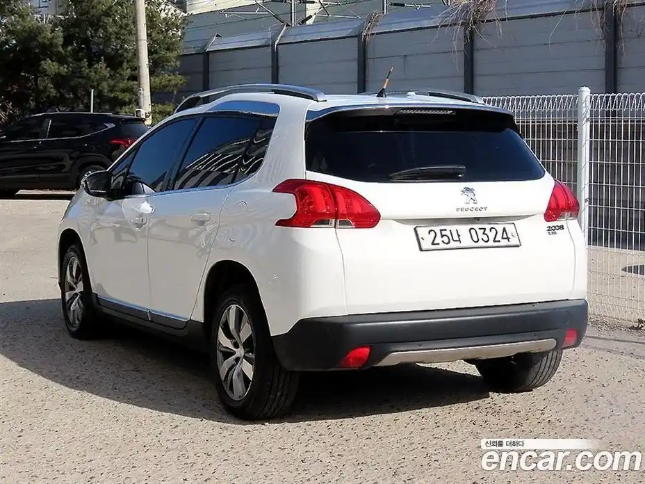 Peugeot 2008 2015 1.6 гидро в Москве № 322033, фото 3