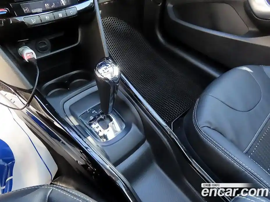 Peugeot 2008 2015 1.6 гидро в Москве № 322033, фото 10