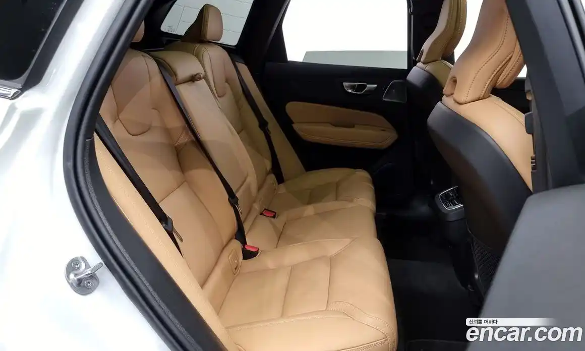 Volvo XC60 2025 2.0 гидро в Москве № 325992, фото 12