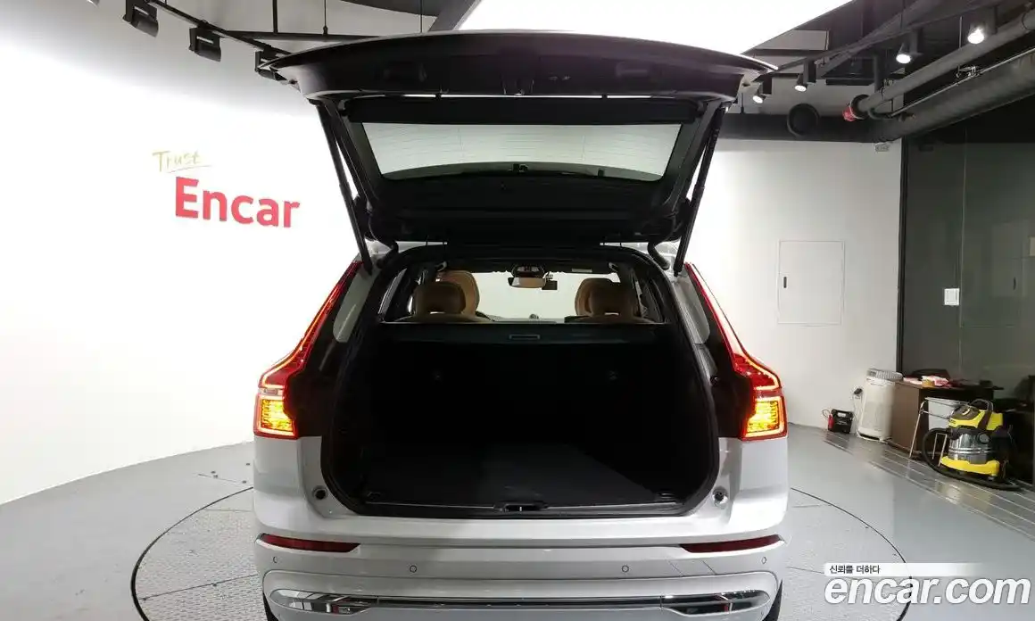 Volvo XC60 2025 2.0 гидро в Москве № 325992, фото 20