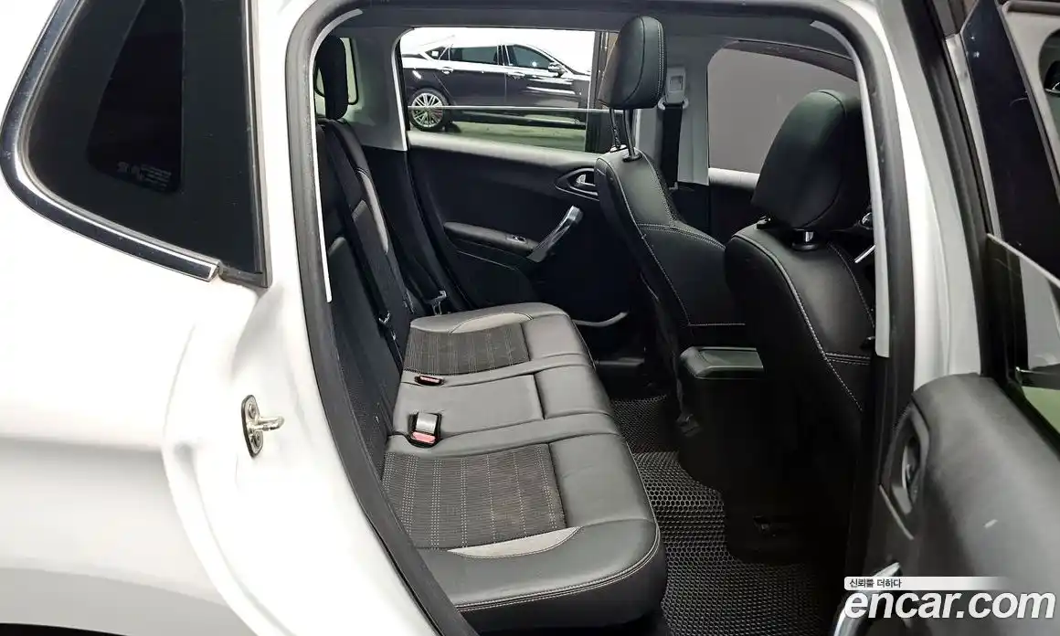 Peugeot 2008 2015 1.6 гидро в Москве № 336245, фото 11