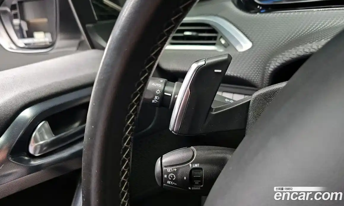 Peugeot 2008 2015 1.6 гидро в Москве № 336245, фото 17