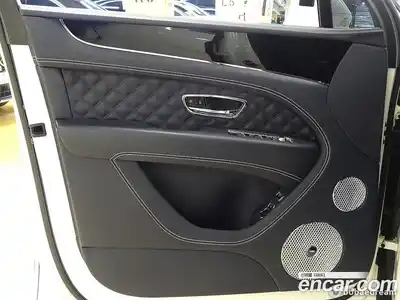 Bentley Bentayga 2021 4.0 гидро в Москве № 366526, миниатюра 11