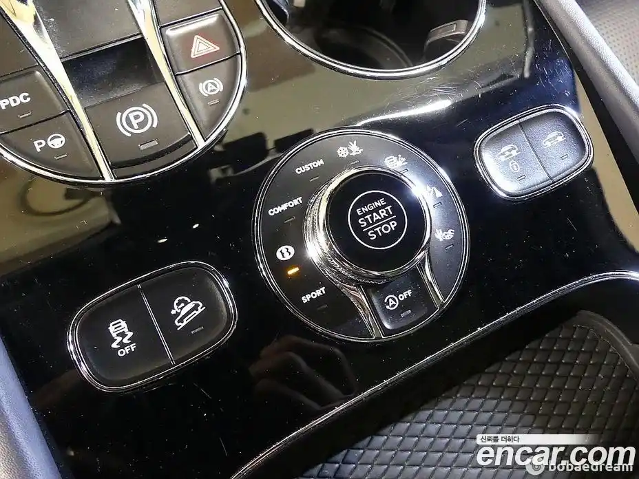 Bentley Bentayga 2021 4.0 гидро в Москве № 366526, фото 18