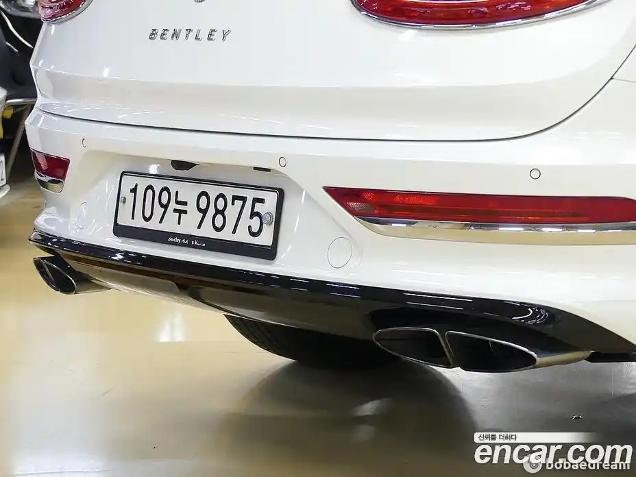 Bentley Bentayga 2021 4.0 гидро в Москве № 366526, фото 4