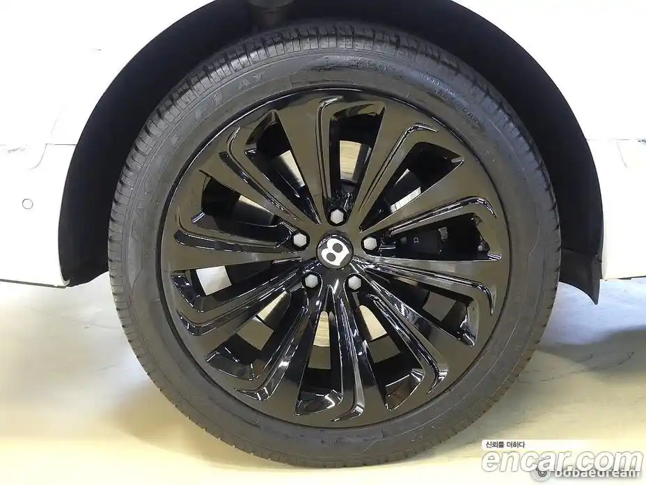 Bentley Bentayga 2021 4.0 гидро в Москве № 366526, фото 5