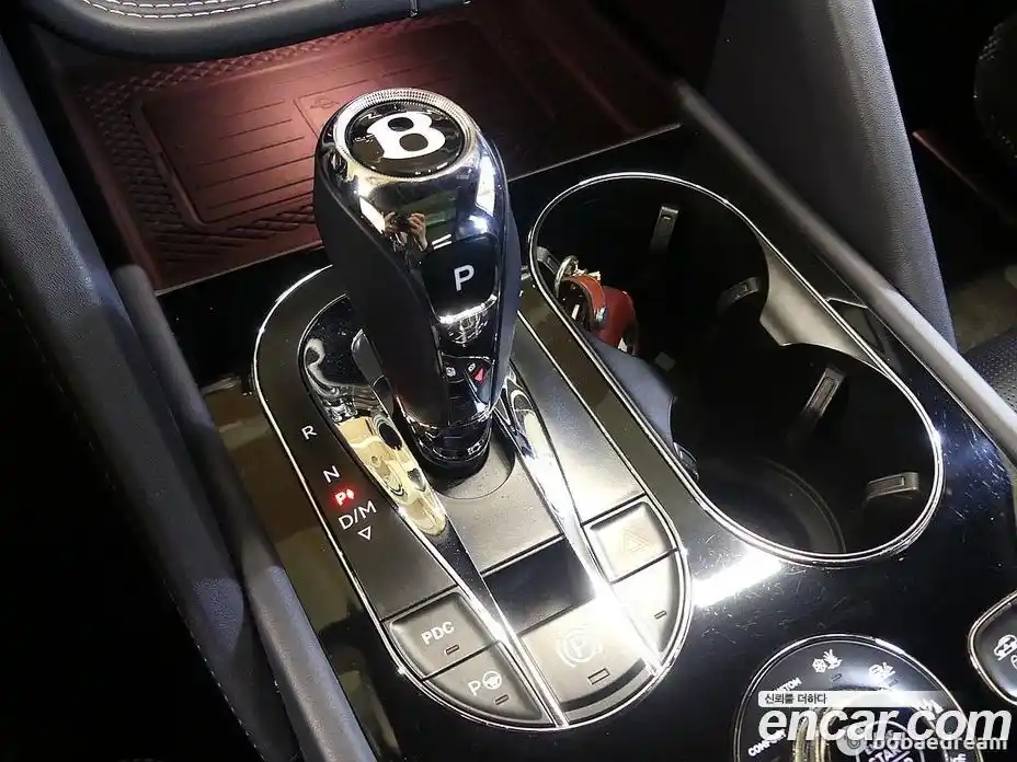 Bentley Bentayga 2021 4.0 гидро в Москве № 366526, фото 9