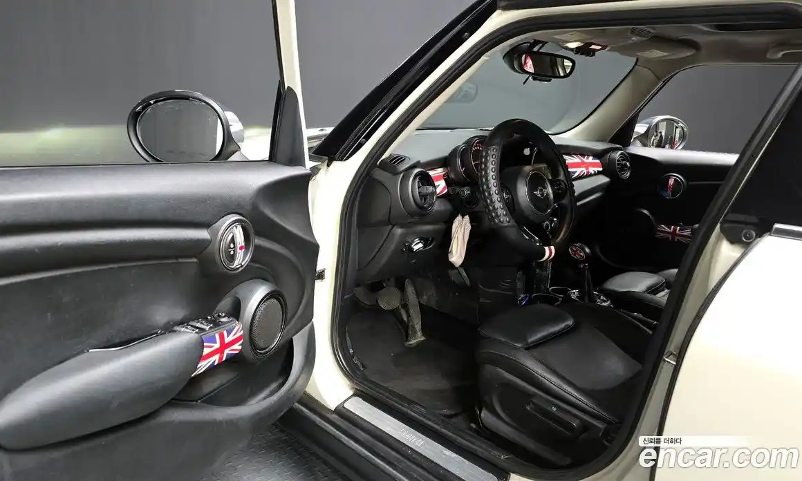 Mini Cooper 2016 1.5 гидро в Москве № 396809, фото 11