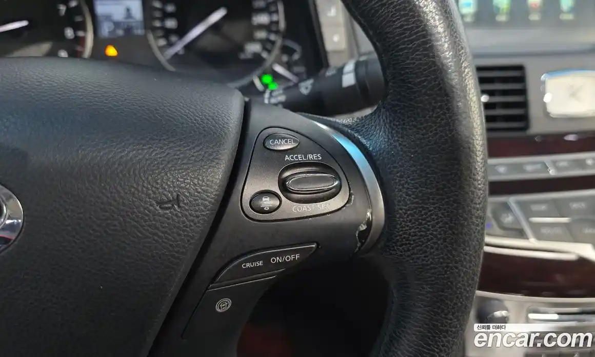Infiniti M 2011 3.7 гидро в Москве № 500359, фото 19