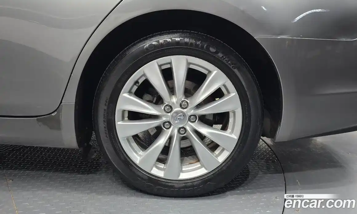 Infiniti M 2011 3.7 гидро в Москве № 500359, фото 5