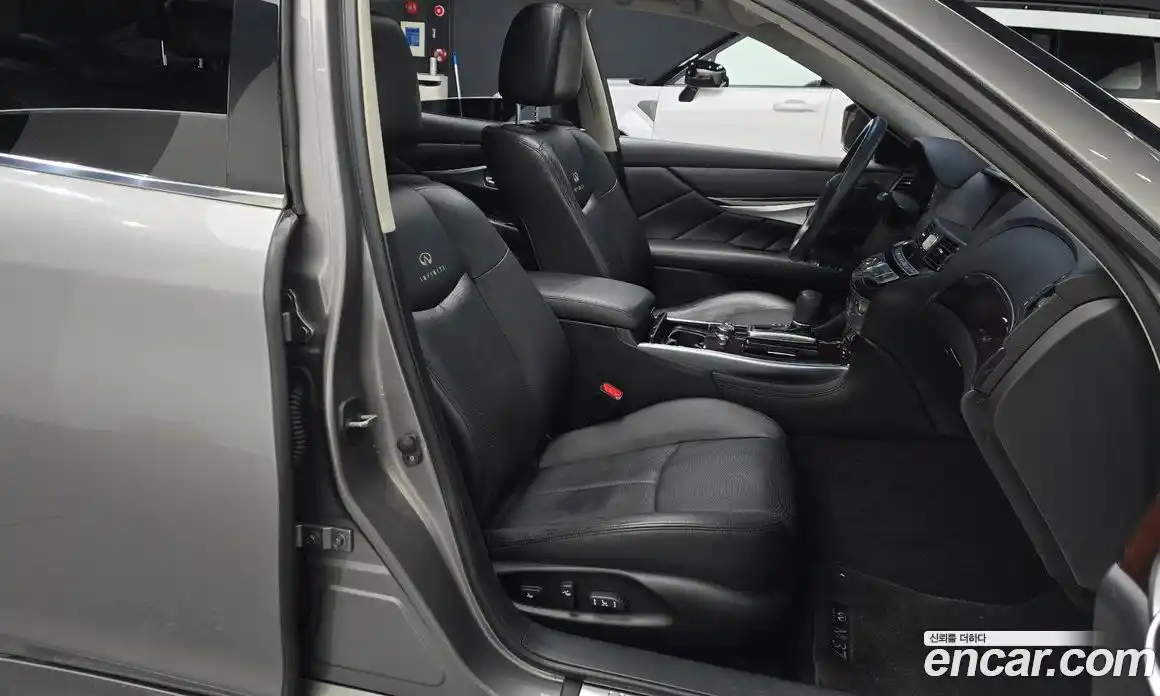 Infiniti M 2011 3.7 гидро в Москве № 500359, фото 10
