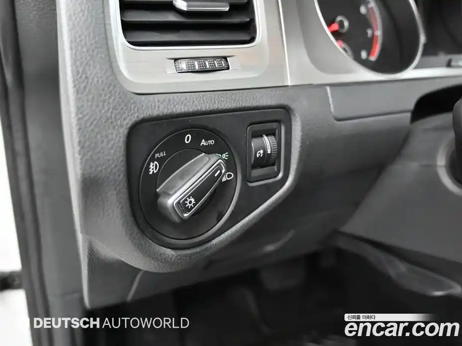 Volkswagen Golf 2016 1.8 гидро в Москве № 629317, фото 16