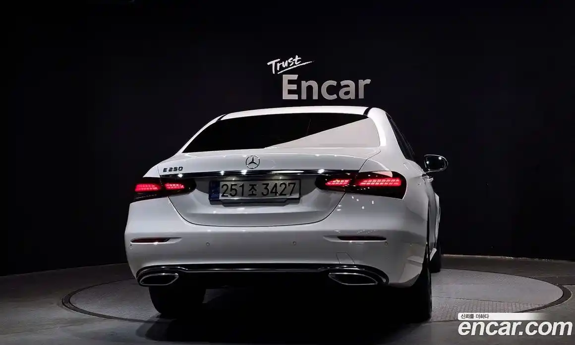 Mercedes-Benz E-Class 2023 2.0 гидро в Москве № 721702, фото 4