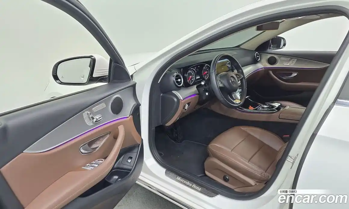 Mercedes-Benz E-Class 2018 2.0 гидро в Москве № 722759, фото 10