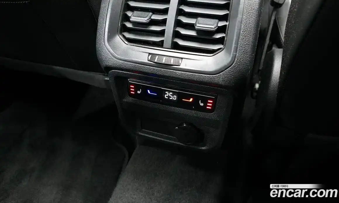 Volkswagen Tiguan 2022 2.0 гидро в Москве № 725140, фото 19