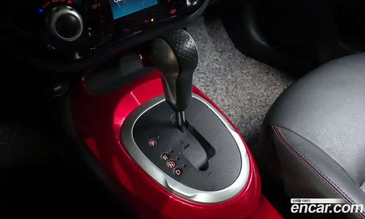 Nissan Juke 2016 1.6 гидро в Москве № 796470, фото 9