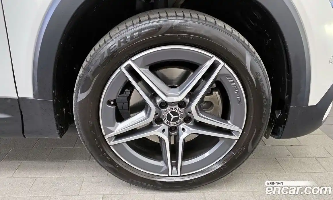 Mercedes-Benz GLB-Class 2021 2.0 гидро в Москве, фото 5