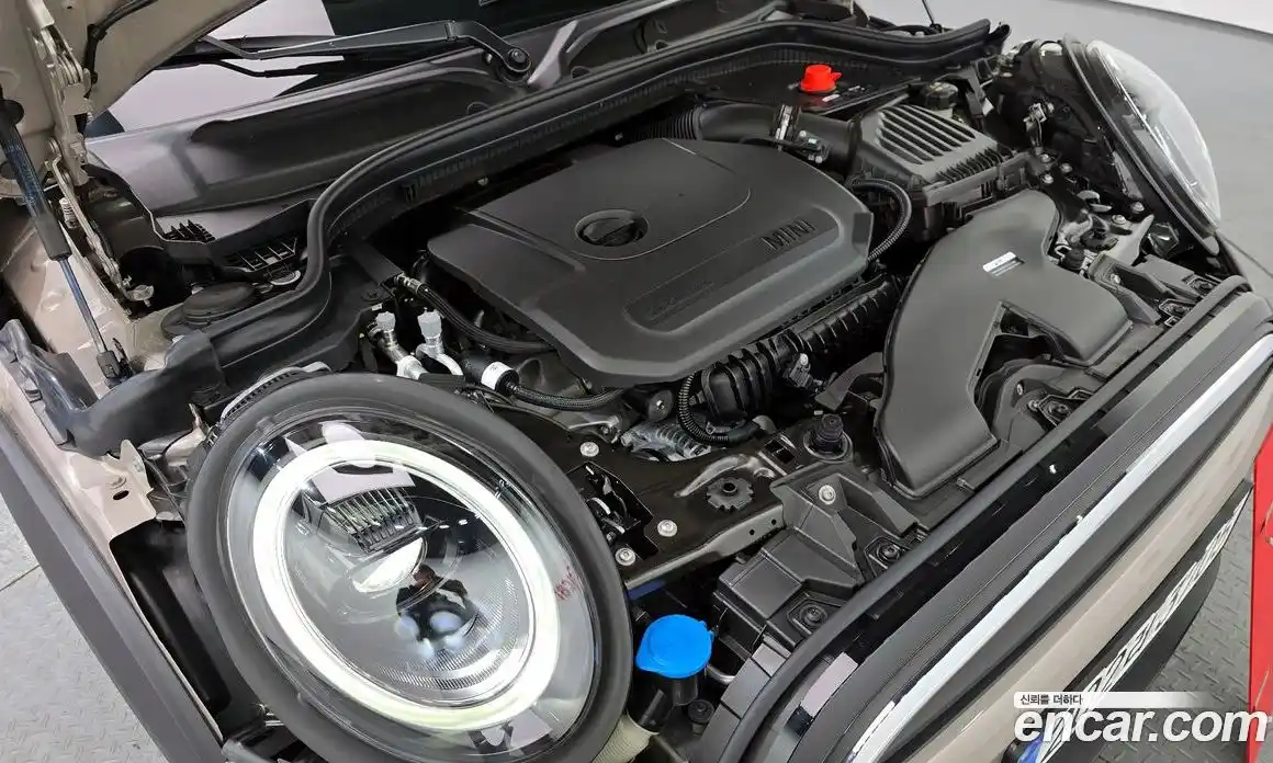 Mini Cooper Convertible 2024 1.5 гидро в Москве № 825224, фото 6