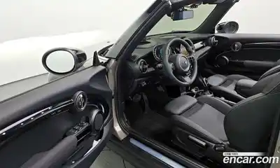 Mini Cooper Convertible 2024 1.5 гидро в Москве № 825224, миниатюра 10