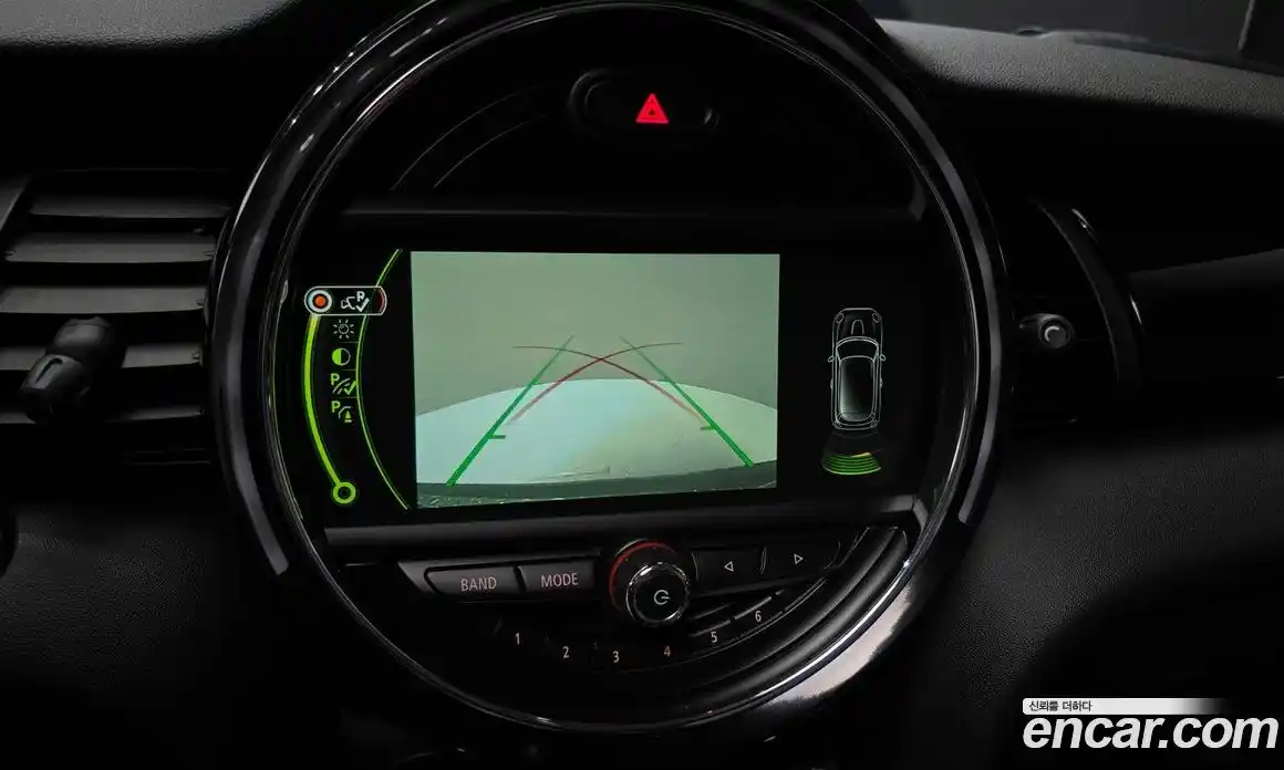 Mini Cooper 2017 1.5 гидро в Москве № 825365, фото 15