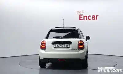 Mini Cooper 2017 1.5 гидро в Москве № 825384, миниатюра 4