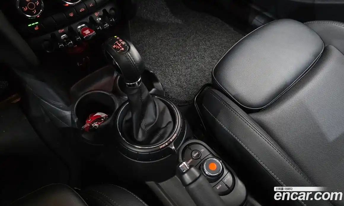 Mini Cooper 2017 1.5 гидро в Москве № 825384, фото 9