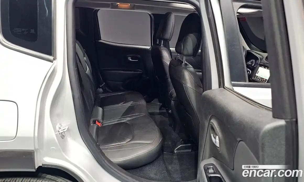 Jeep Renegade 2019 2.4 гидро в Москве № 826578, фото 11