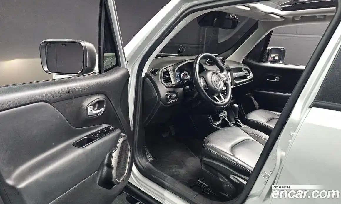 Jeep Renegade 2019 2.4 гидро в Москве № 826578, фото 12