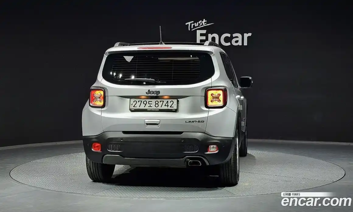 Jeep Renegade 2019 2.4 гидро в Москве № 826578, фото 4