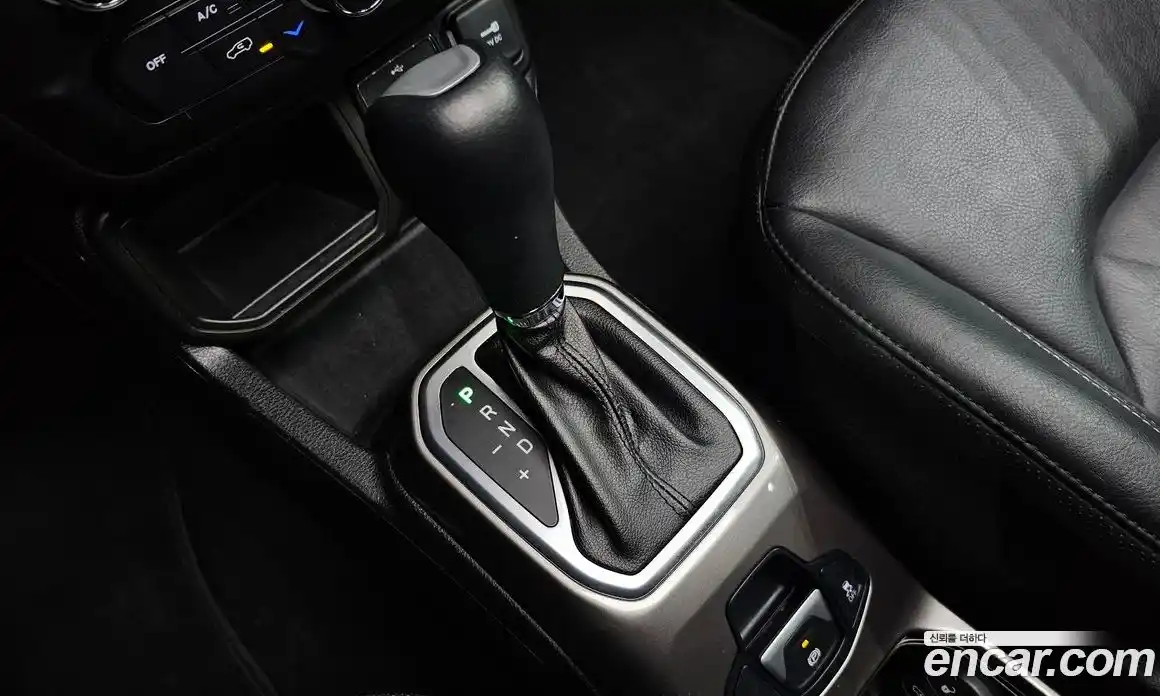 Jeep Renegade 2019 2.4 гидро в Москве № 826578, фото 9
