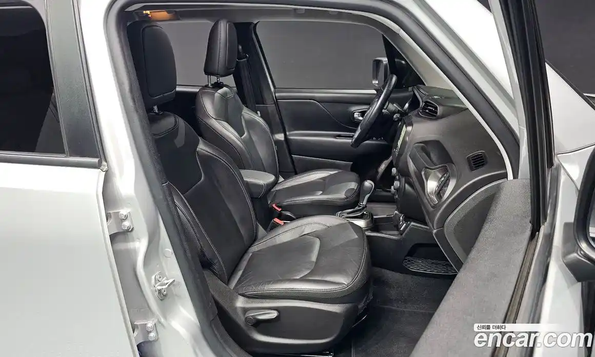 Jeep Renegade 2019 2.4 гидро в Москве № 826578, фото 10