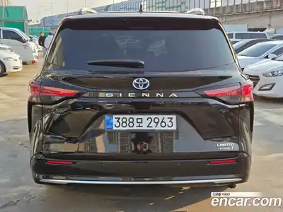 Toyota Sienna 2022 2.5 гидро в Москве № 863046, миниатюра 4
