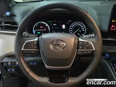 Toyota Sienna 2022 2.5 гидро в Москве № 863046, миниатюра 10
