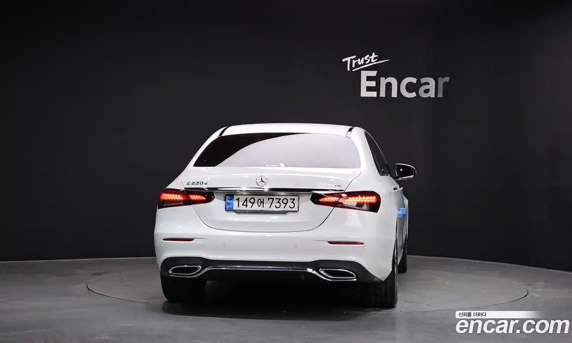 Mercedes-Benz E-Class 2022 1.9 гидро, фото 4